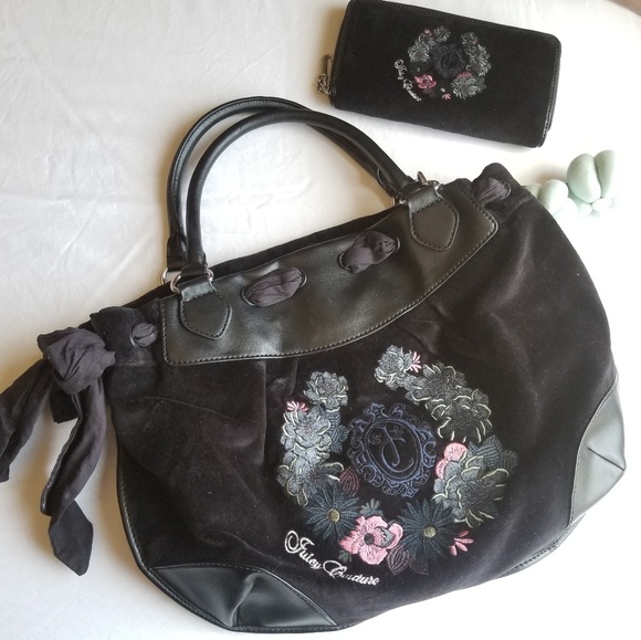 Juicy Couture Handbags - Classic Juicy Couture Scottie Daydreamer Handbag
